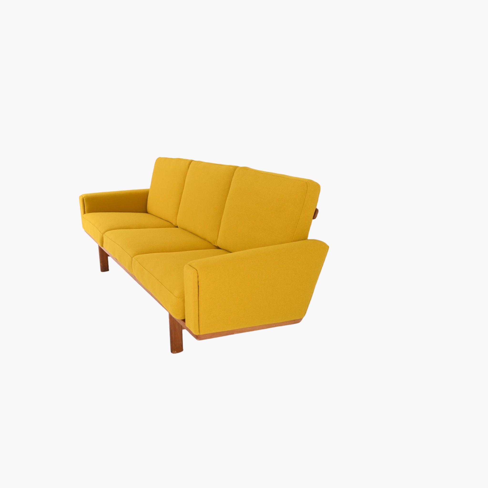 Hans J. Wegner. Trepersoners sofa af eg, model GE-236/3